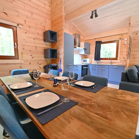Cozy Holiday Home Near Forest *