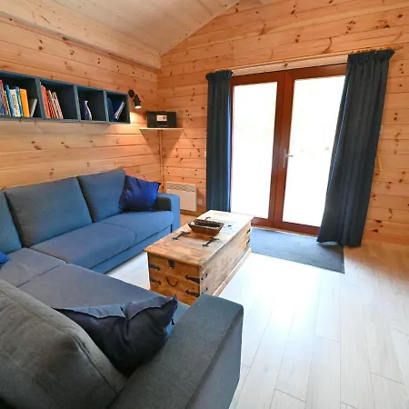 Cozy Holiday Home Near Forest *
