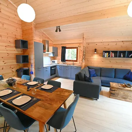 Cozy Holiday Home Near Forest *