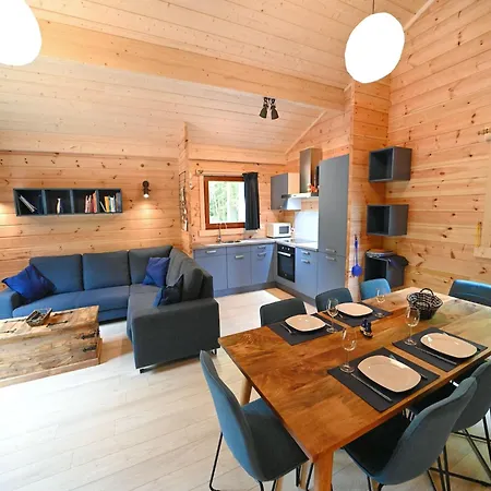 Cozy Holiday Home Near Forest *
