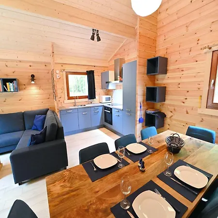Cozy Holiday Home Near Forest